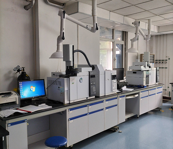Carburo de calcio como materia prima química: acetileno, PVC y producción química industrial