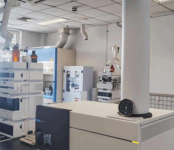 Carburo de calcio como materia prima química: acetileno, PVC y producción química industrial